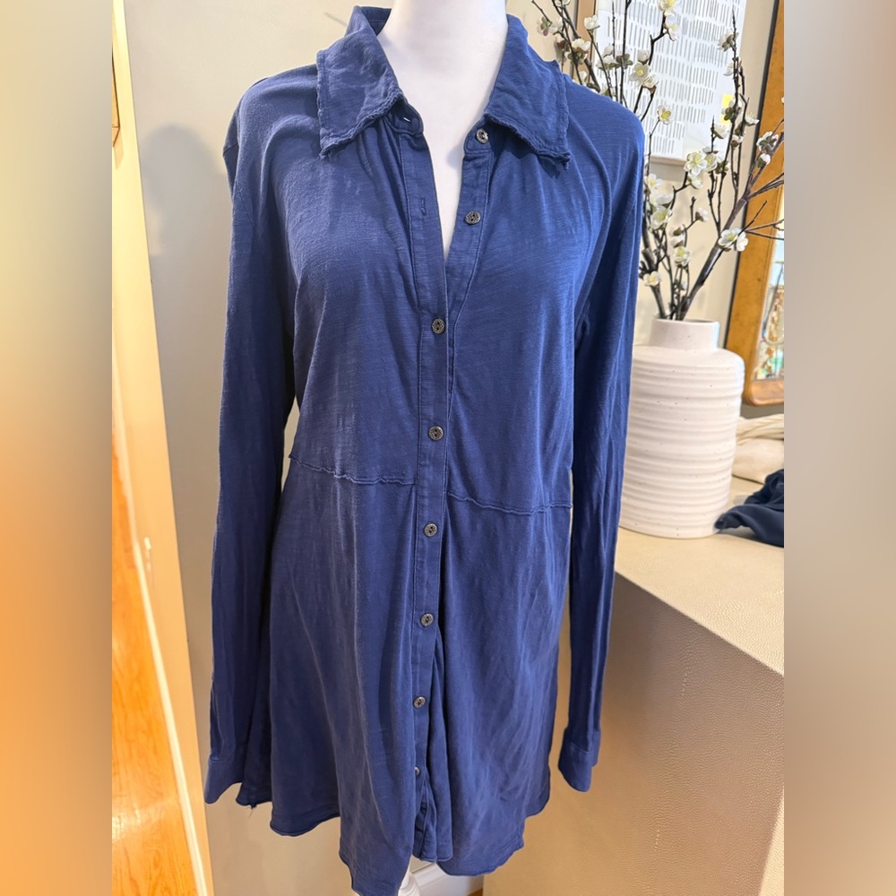 Women's cobalt Blue Button-Up Top